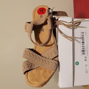 Tan wedges size 6